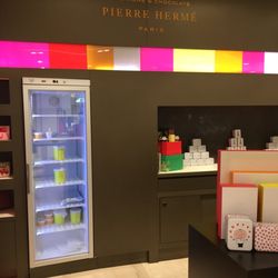 Pierre Hermé - Storefront