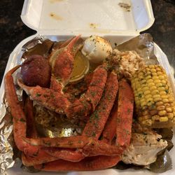 50 Yard Line Sports Bar & Grill - 3 crab leg clusters seasoned very well.