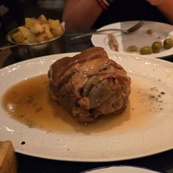 Ibéricos & Alhambra - Pork knuckle with potatoes
