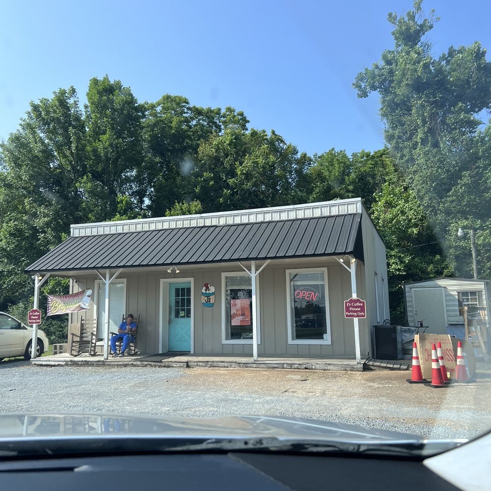 J's Coffee House - Front of the little place - Coffee & Tea Near Me - Philadelphia, Mississippi
