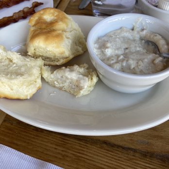 Tee Jaye's Kitchen & Spirits - Biscuit and gravy - New American Near Me - Columbus, Ohio