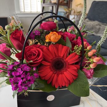 Zenn Florists - Flowers - Florists Near Me - Almaden, California Zenn Florists - Flowers - Florists Near Me - Almaden, California