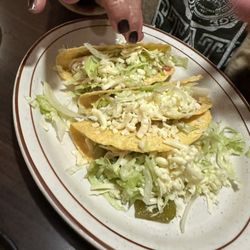 La Cabañita - Three chicken tacos