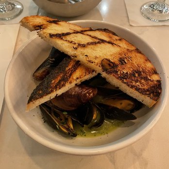 Park Cafe - PEI Mussels - happy hour portion $9 - New American Near Me - Nashville, Tennessee Park Cafe - PEI Mussels - happy hour portion $9 - New American Near Me - Nashville, Tennessee