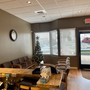 Rancho Cucamonga Optometric Center - Lobby - Optometrists Near Me - Rancho Cucamonga, California