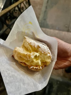 Beard Papa's by null