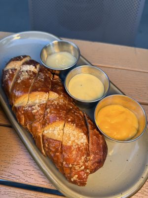 Lilly's Cocktail and Wine by null