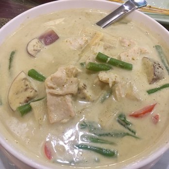 Dan Thai - Green curry with chicken - Thai Near Me - Schaumburg, Illinois