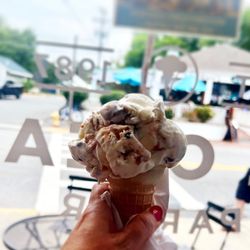 Justine's Ice Cream Parlour - One scoop