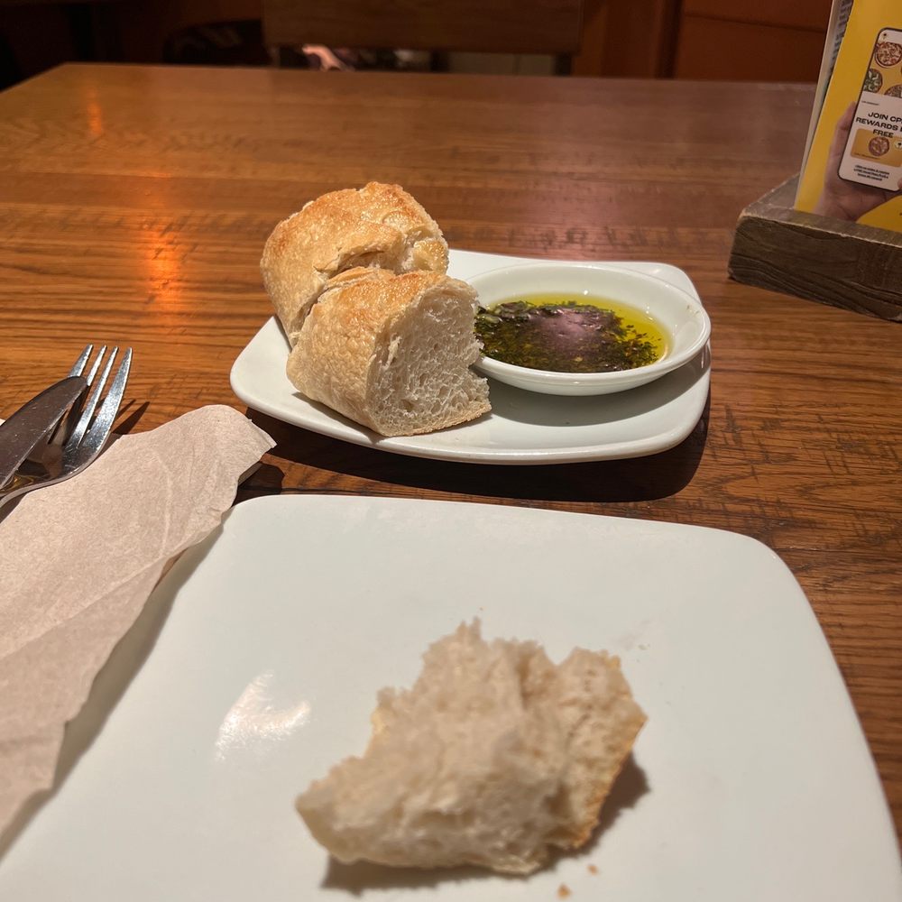 California Pizza Kitchen - Complimentary bread - Pizza Near Me - Northbrook, Illinois California Pizza Kitchen - Complimentary bread - Pizza Near Me - Northbrook, Illinois