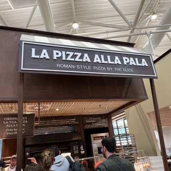 eataly - La Pizza Alla Pala (an eatery in Eataly) - Coffee & Tea Near Me - Fiumicino, RM