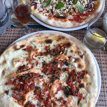 Gallo Cedrone - Salmone Pizza und Norma Pizza - Italian Near Me - Castelmola, Maine