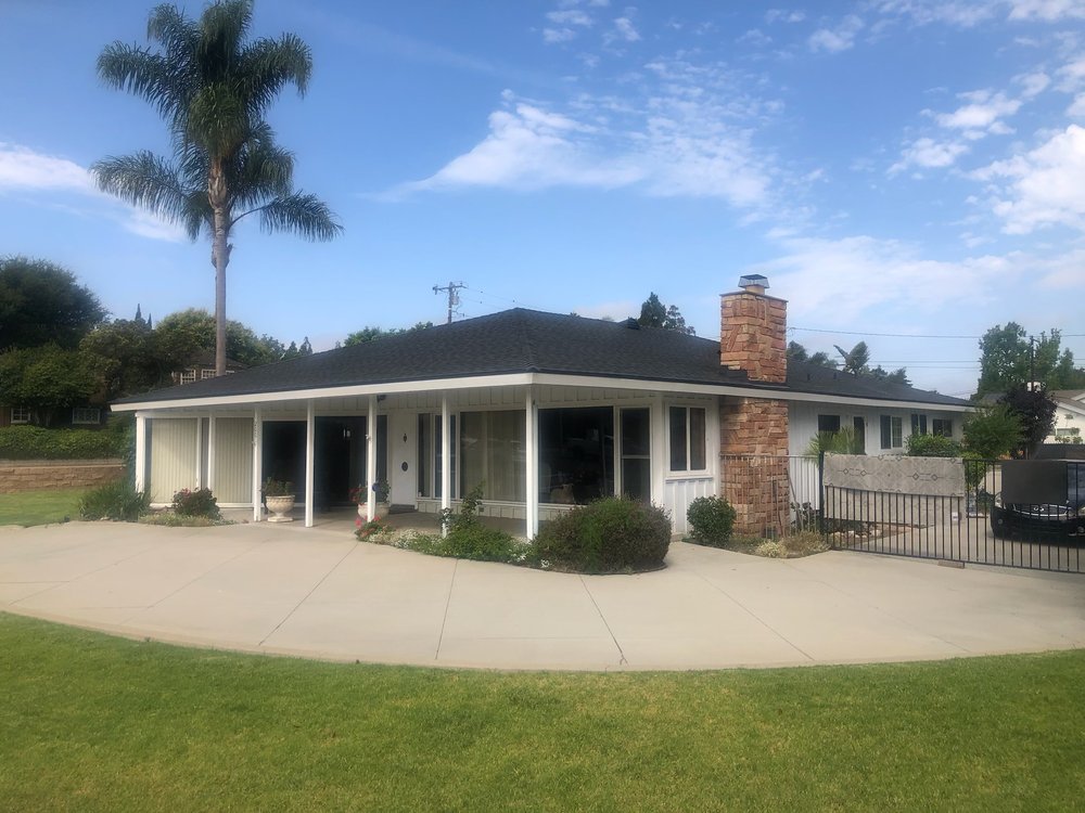 Slide of Luis Mendoza Roofing