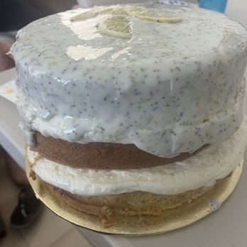 Jongewaard's Bake n Broil - Citrus Poppy Seed Cake - American Near Me - Long Beach, California