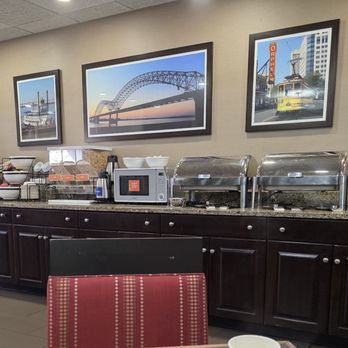 Comfort Inn - Hot breakfast buffet included bacon, sausage, scrambled egg, potatoes - Hotels Near Me - Memphis, Tennessee