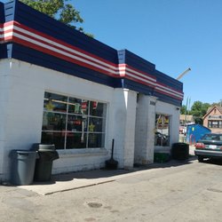 Bradley Petroleum - Perfectly fine gas station., good prices