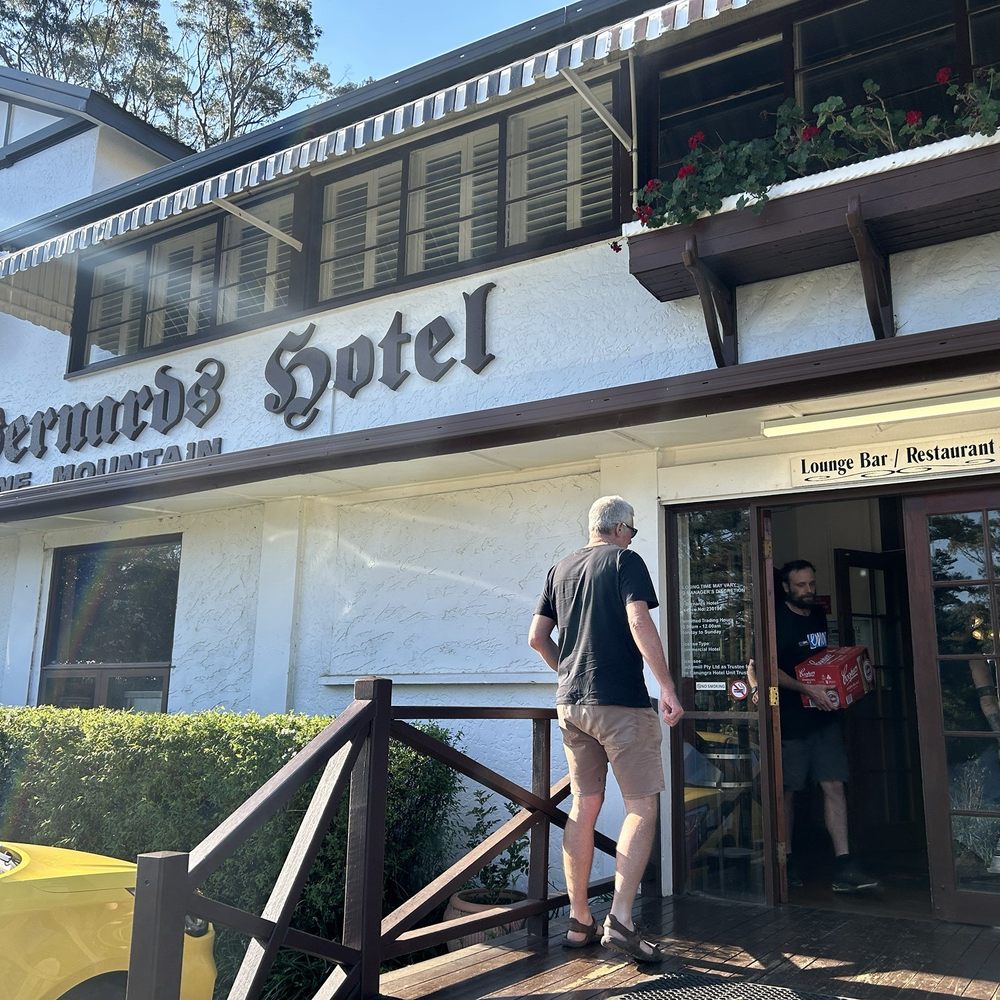 St Bernards Hotel - Restaurants Near Me - Mount Tamborine, QLD