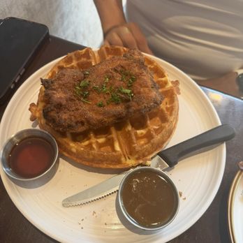 Delilah's - chicken and waffles - Breakfast & Brunch Near Me - Green Bay, Wisconsin Delilah's - chicken and waffles - Breakfast & Brunch Near Me - Green Bay, Wisconsin