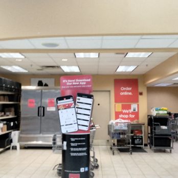 Cub - Buffalo - the inside of a grocery store - Grocery Near Me - Buffalo, Minnesota