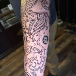 Harry's Tattoo Shop - Tattoo