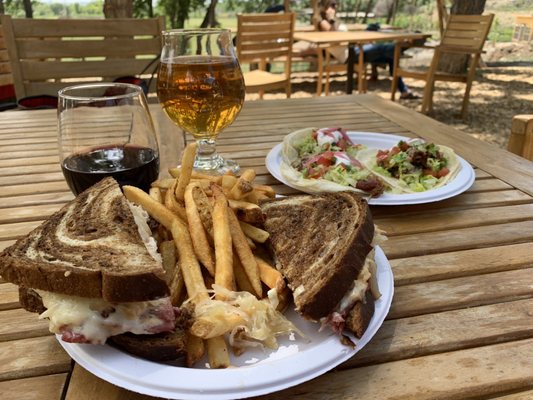 Big B's Delicious Orchards U-pick, Cafe & Tasting Room by null