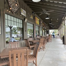 Cracker Barrel Old Country Store - Outside