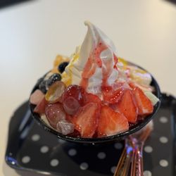 Junni Desserts - Fruit bingsu