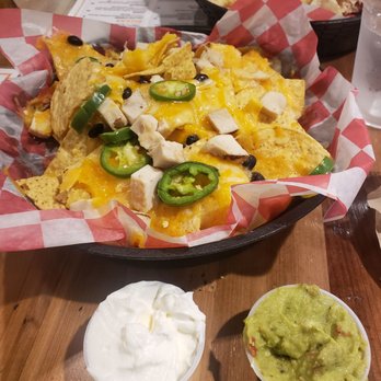 Dead Armadillos Tarmac Tavern - Nasty nachos. Stale and chicken taste frozen and cheese was hard - American Near Me - Tulsa, Oklahoma