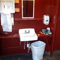 Happy Hollow Campground - Lovely ladies room