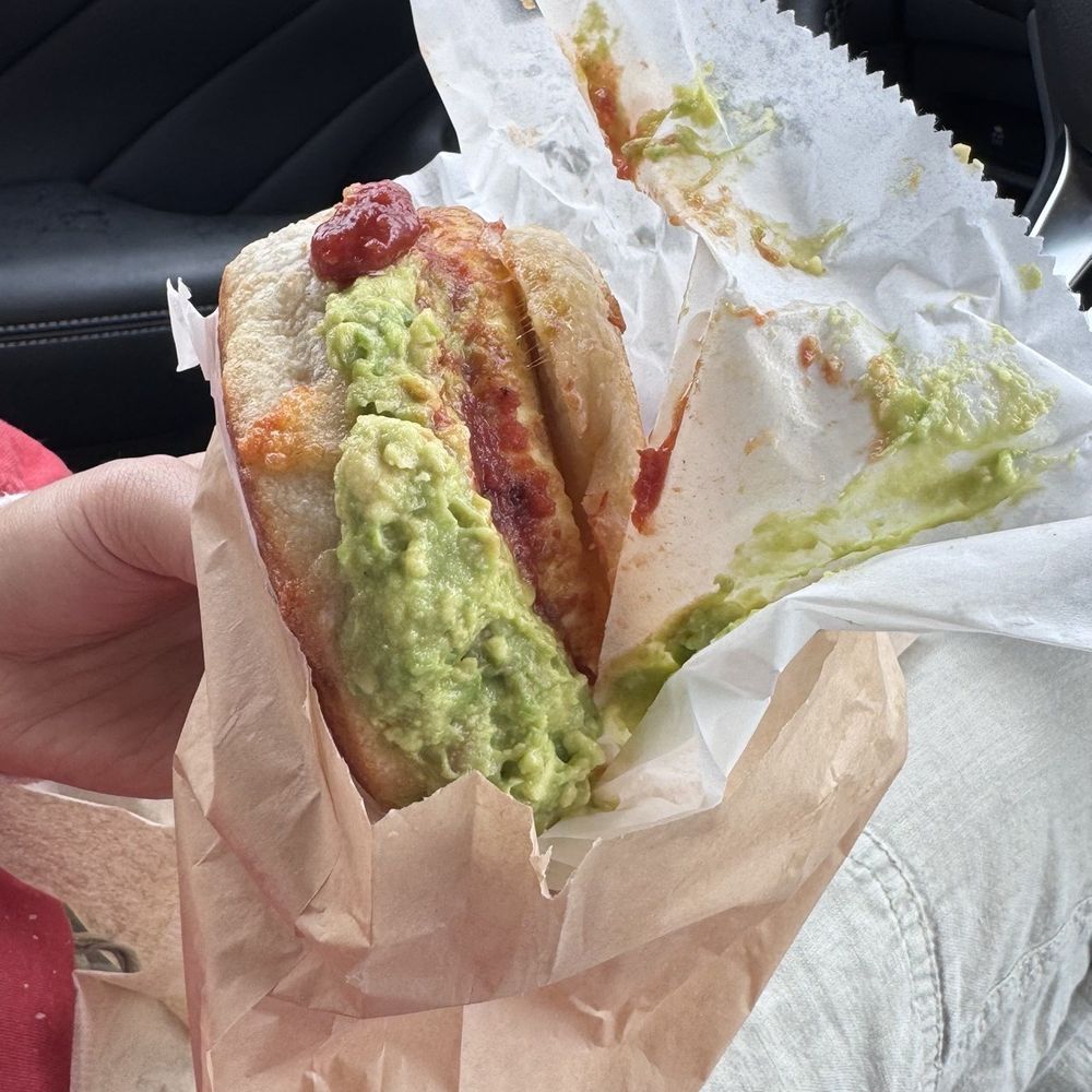 Breakfast sandwich w Avocado