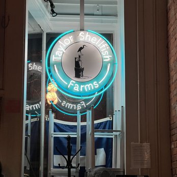 Taylor Shellfish Oyster Bar - Taylor Shellfish Farm - Seafood Near Me - Seattle, Washington