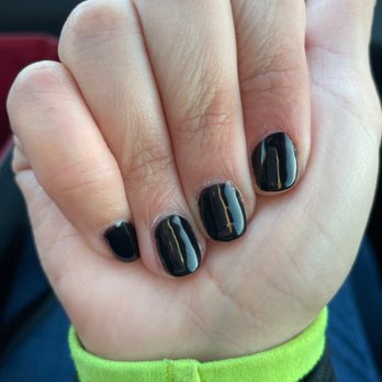 Davi Nails Donna - Uneven job - Nail Salons Near Me - Donna, Texas