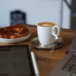 Rösterei Eisenwerk - Cappuccino & Butterbrezel