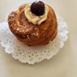 Mercato on Main - Mini zeppole