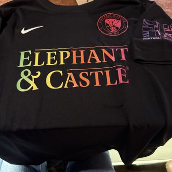 Elephant & Castle - Gotta bring a memento home to Orlando - Pubs Near Me - Chicago, Illinois