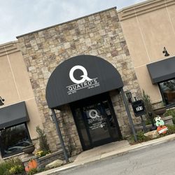 Quatro's - Outside