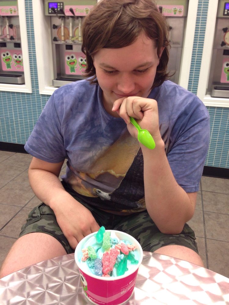 sweetFrog Premium Frozen Yogurt Logo