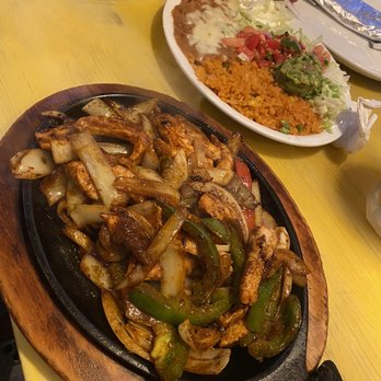 La Carreta - Mandeville - Fajita dinner - Mexican Near Me - Mandeville, Louisiana