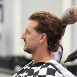 Xclusiv Barber Lounge