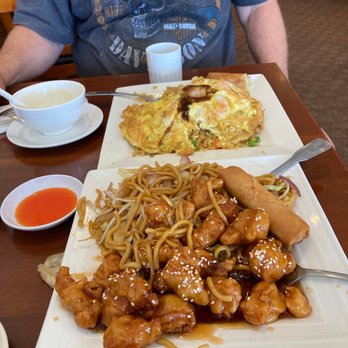 Wei Wei Kitchen - Sesame chicken and shrimp and egg . Very delicious. - Chinese Near Me - Orangevale, California
