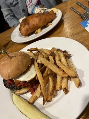 Lakehouse Tavern by null