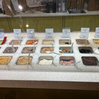 16 Handles - Toppings - Desserts Near Me - New York, New York