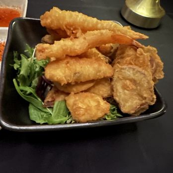 Kaviar Restaurants - Pasadena - Mix tempura over priced for dried chips. - Sushi Bars Near Me - Pasadena, California