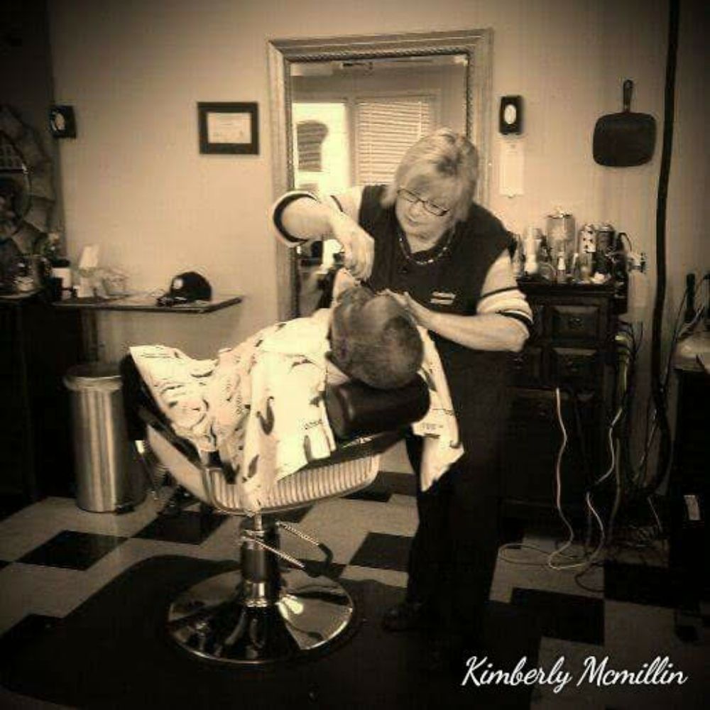 JUST A CUT AWAY BARBER SALON 82 Photos 4414 Lee Rd, Smyrna