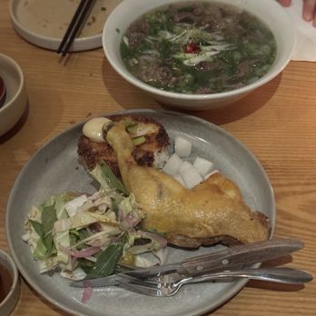 Di An Di - Pho Thin Ha Noi / Wok-seared Beef Pho, Com Ga / Roast Chicken - Vietnamese Near Me - Brooklyn, New York Di An Di - Pho Thin Ha Noi / Wok-seared Beef Pho, Com Ga / Roast Chicken - Vietnamese Near Me - Brooklyn, New York