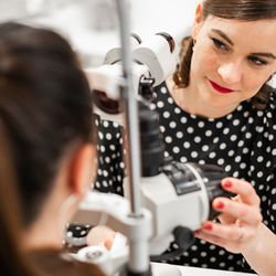 SCHÜTT Optik · Hörakustik - Optometrische Augenprüfung bei SCHÜTT Optik · Hörakustik in Ludwigsburg