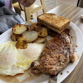 At The Diner - Steak and Eggs - Breakfast & Brunch Near Me - Orlando, Florida