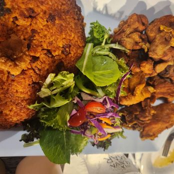La Cueva del Mar - Chicken, rice and beans. - Seafood Near Me - San Juan, Puerto Rico