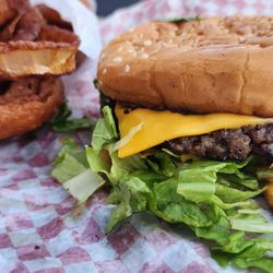 Vicco's Charcoalburger Drive-In - Single with onion rings