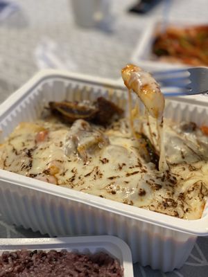 Daeho Kalbijjim & Beef Soup by null